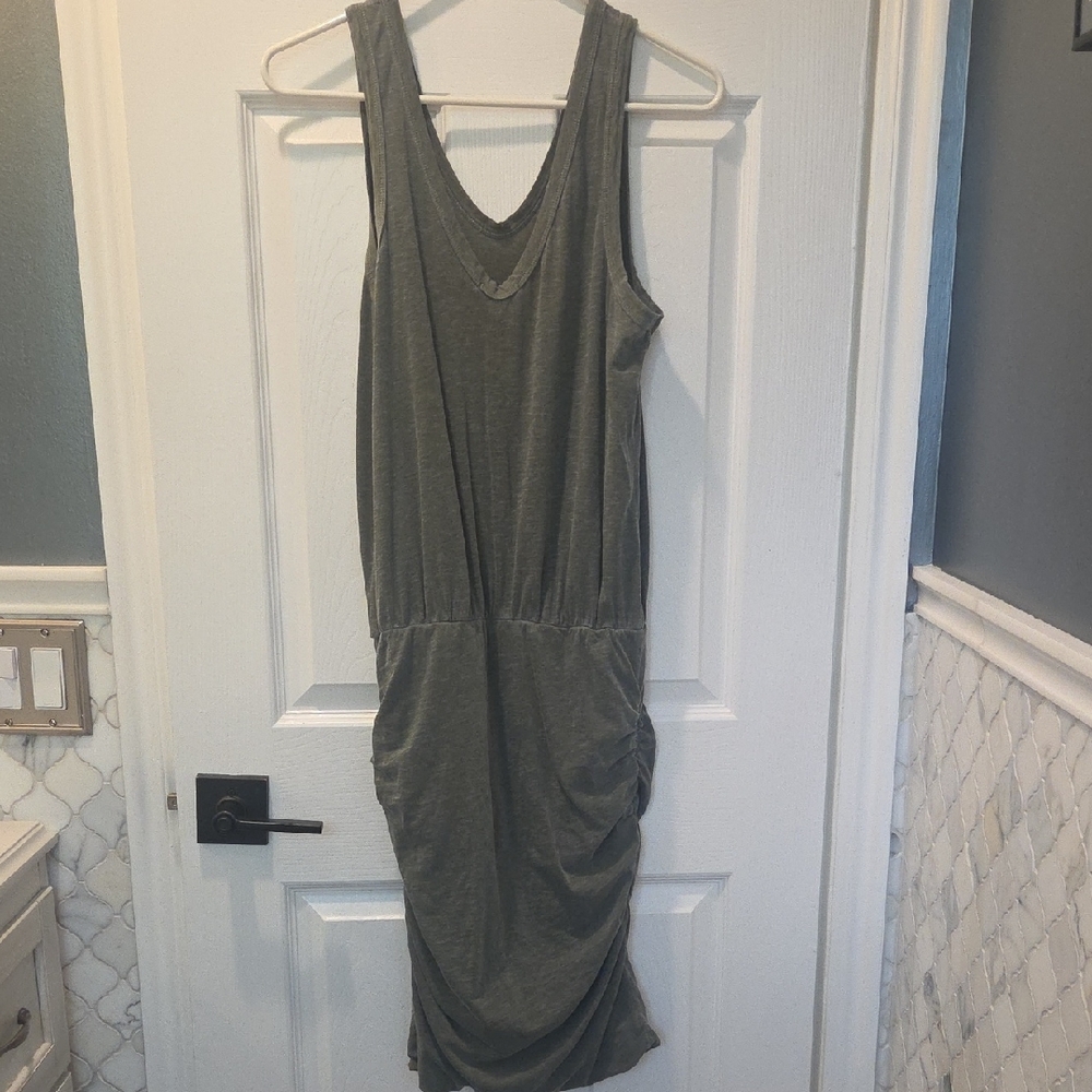 Sundry Olive Green Sleeveless Midi Dress